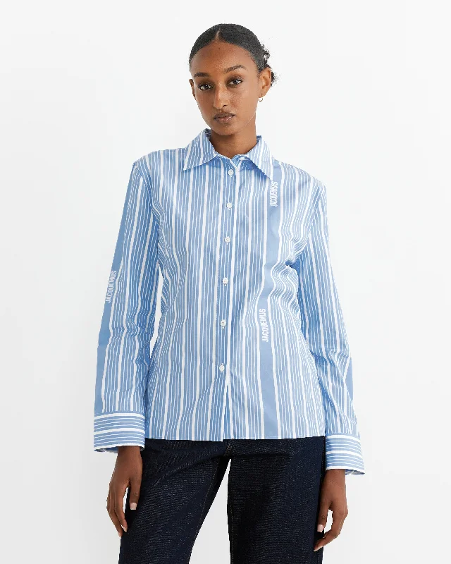 Chemise De Costume Shirt in Jacquard Business Big Log-- Boxy Fit Fitted Loose