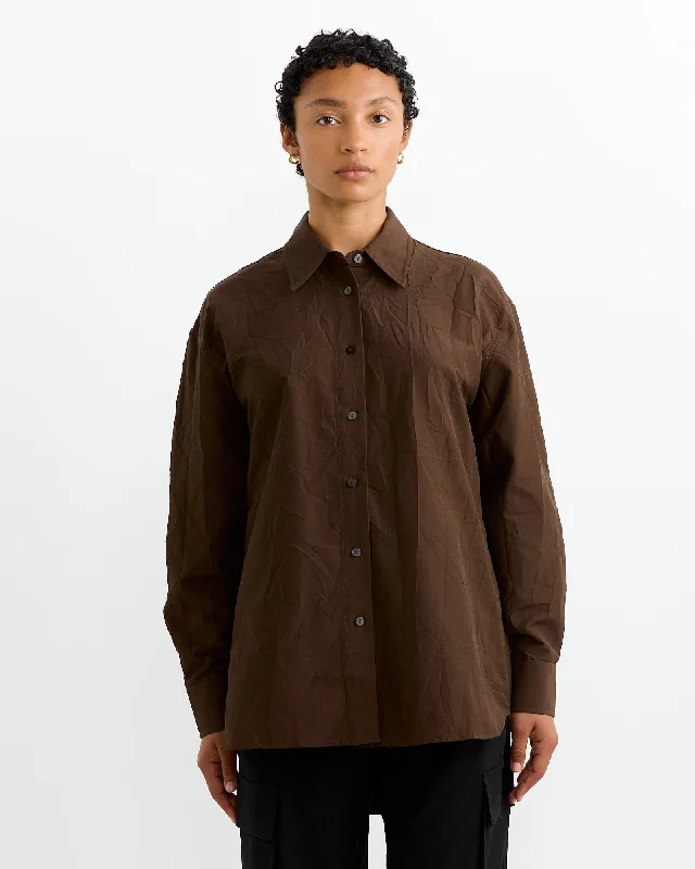 Crinkled Oversized Shirt in Brown-- Fitted T-Shirt Seamless Stretchy