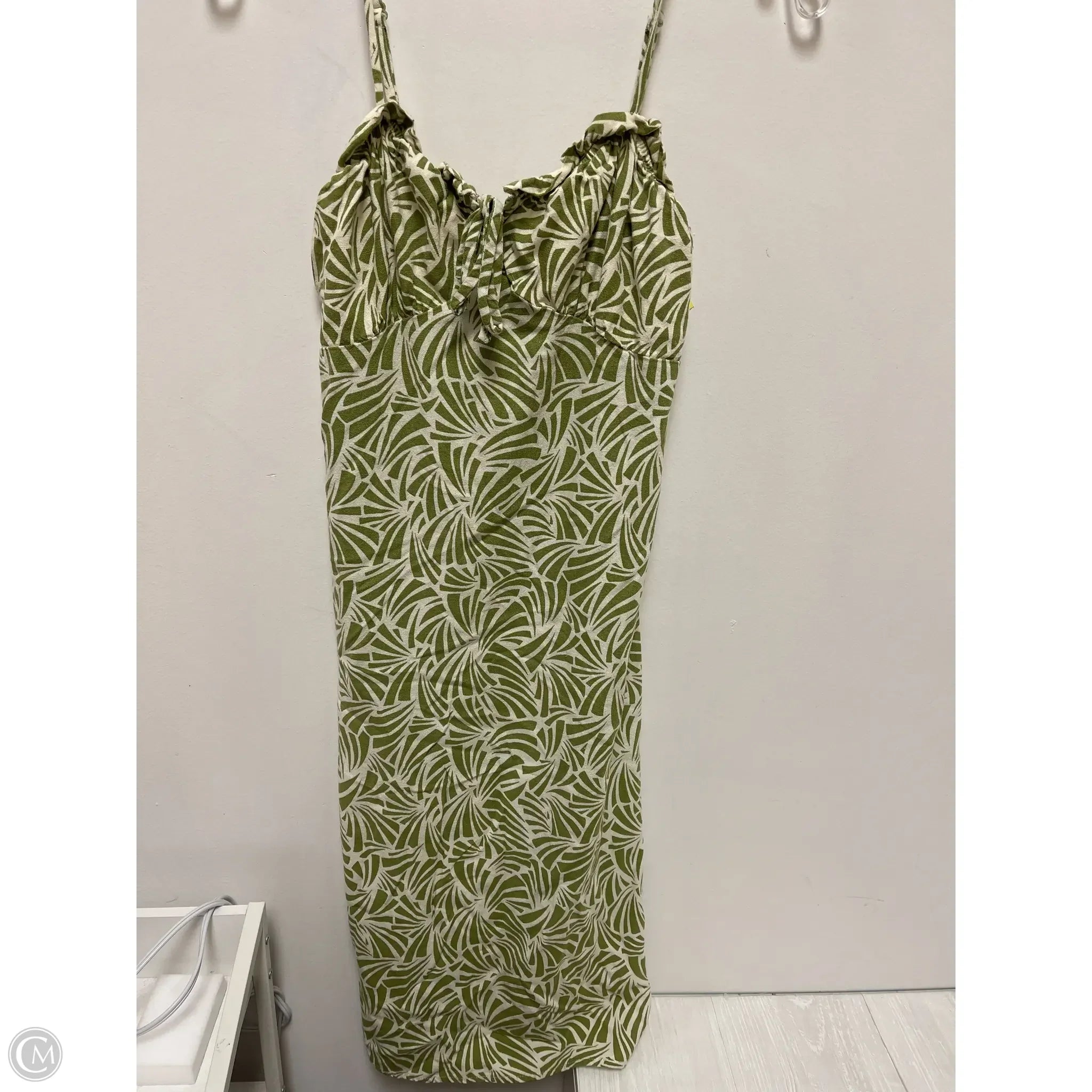 Dress Casual Short By Monteau In Green, Size: Xs Crew Neckline Casual