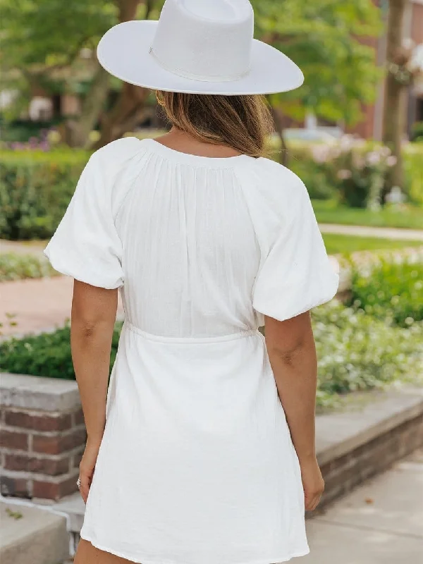 Mini Dress with Pockets Chic Mini Dress with V-Neck