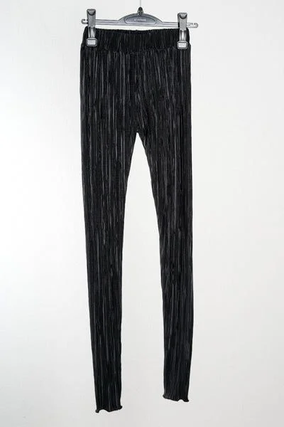 Pleated Leggings (Black) Fashionable Floral Active Leggings