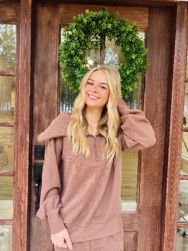 Elizabeth Pullover in Mocha Blouson Sleeve Pullover
