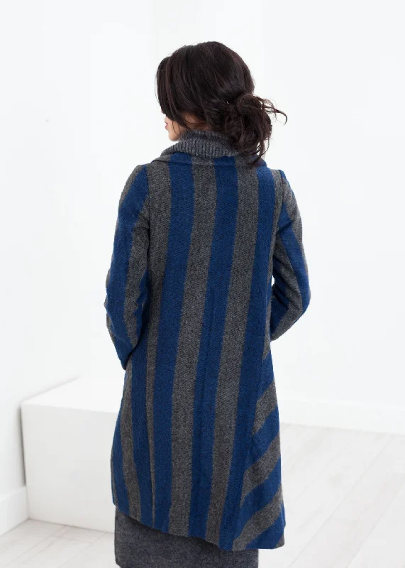 Petale Coat in Silver/Blue Solid Print Jacquard
