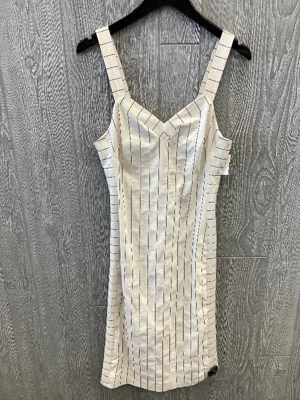 Dress Casual Midi By Banana Republic In Beige, Size: S Trendy Ruched Side Midi Dress Dress Casual Midi By Banana Republic In Beige, Size: S Trendy Ruched Side Midi Dress